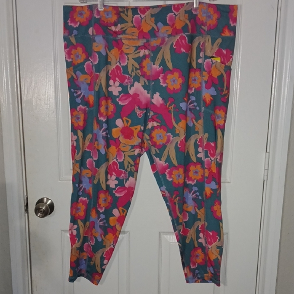 Floral Activeware Plus Size Bottoms - Picture 2 of 8